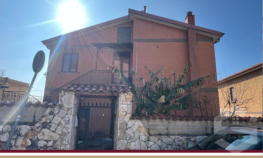 Scopri di più sull'articolo Vendita – Roma, Settebagni, vicolo delle Lucarie, Cielo terra 292 mq con giardino, terrazzi, box, posti auto e cantine. € 489.000,00